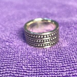 Elegant Silver Band Ring